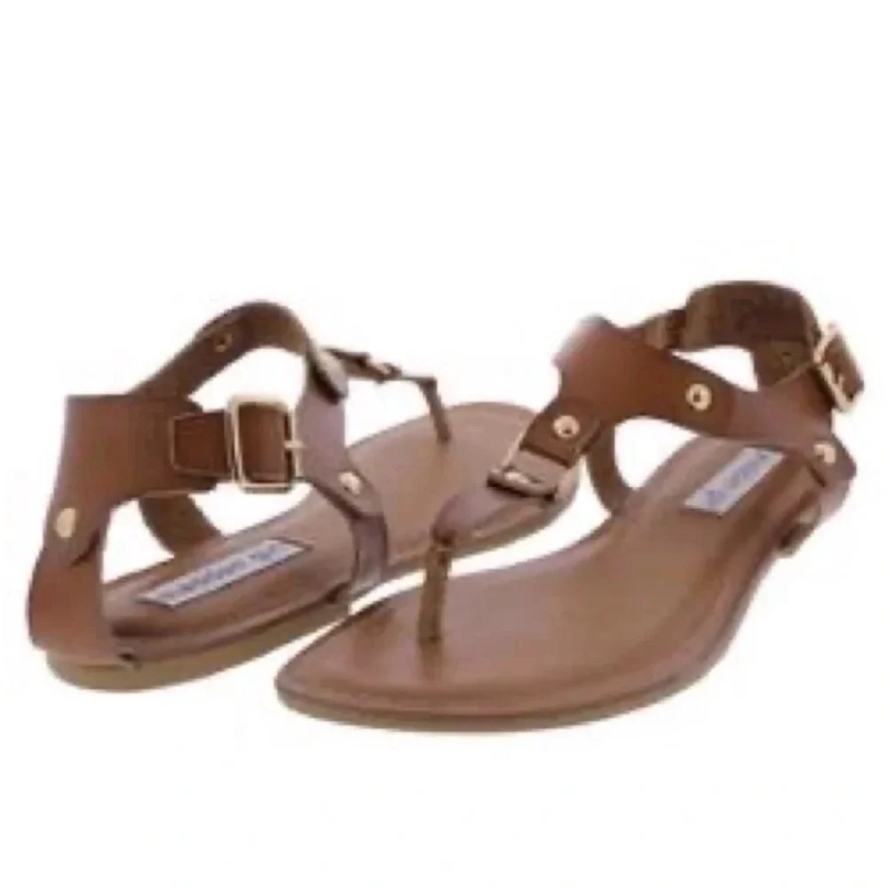 Steve Madden Girl Sushi Thong Faux Leather Ankle Strap Studded Sandals sz7
